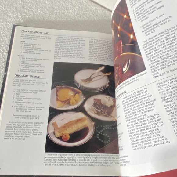 Vintage The  Spirit Of Christmas Creative Holiday Ideas Hardcover Book 4 - Picture 8 of 13